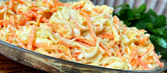 Салат с крабовыми палочками и морковью по-корейски