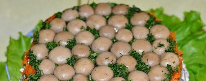 салат с грибами и мясом